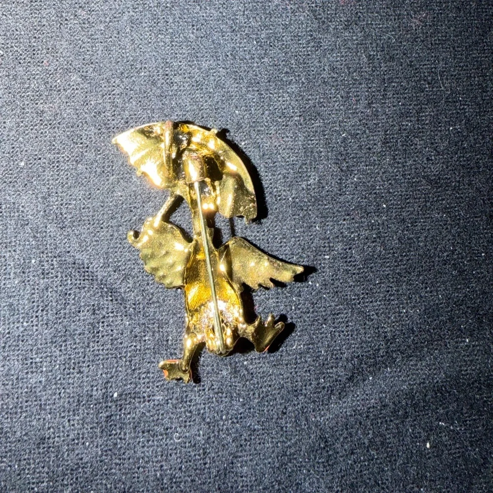 N/A charming gold